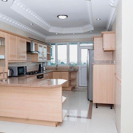 דאר א-סאלאם Luxury Apartment With Ocean View In Oyster Bay מראה חיצוני תמונה