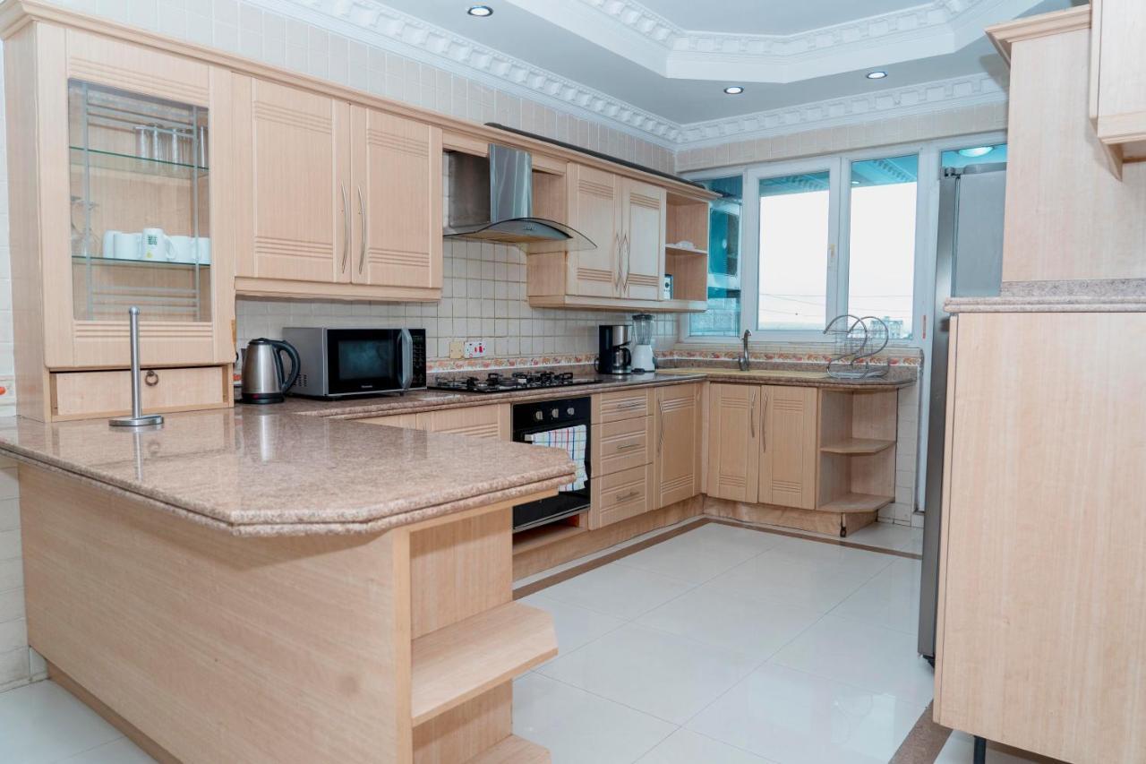 דאר א-סאלאם Luxury Apartment With Ocean View In Oyster Bay מראה חיצוני תמונה