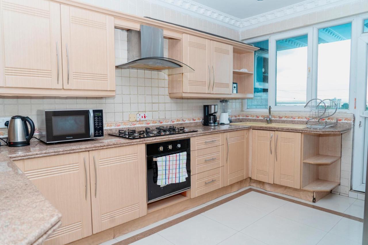 דאר א-סאלאם Luxury Apartment With Ocean View In Oyster Bay מראה חיצוני תמונה